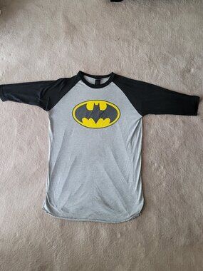 Batman Tee Baseball Style Sleeves DC Comics Vintage Y2K